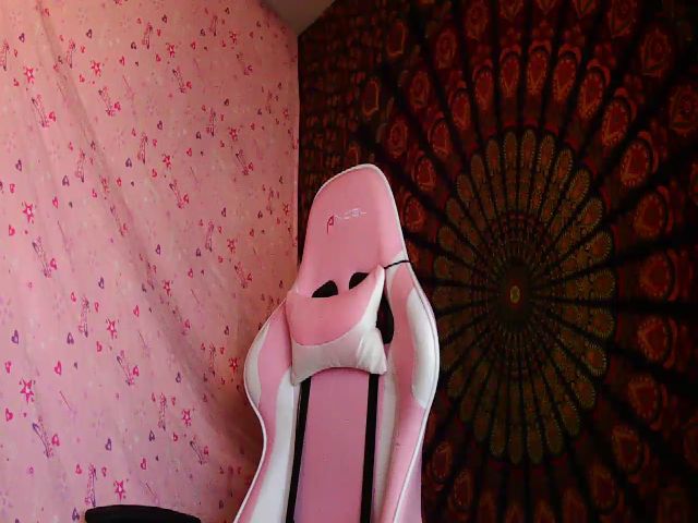 Live sex webcam photo for Asiankitty420 #253480330