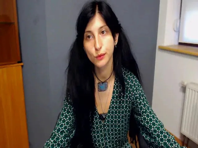 Live sex webcam photo for SnowSpacee #253386378