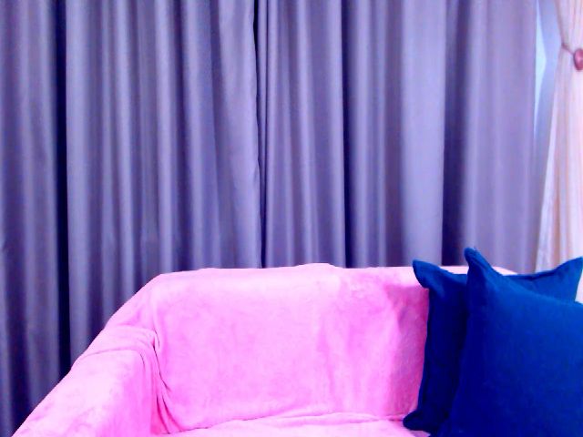 Live sex webcam photo for SweetyPaws #254639370