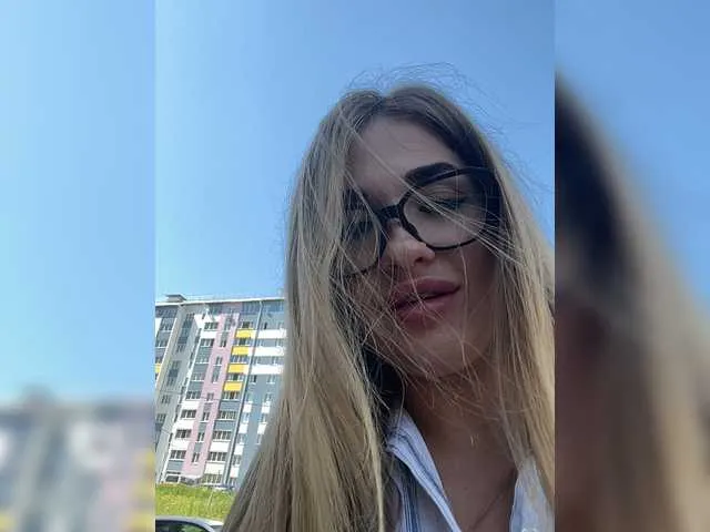 Live sex webcam photo for KettyPretty25 #248583058