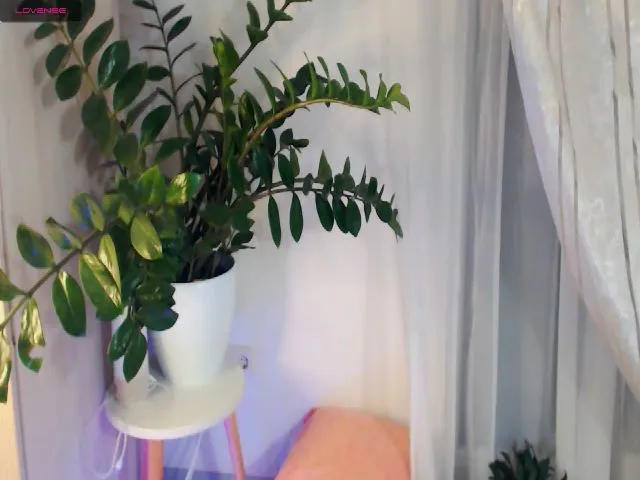 Live sex webcam photo for HarleyQX #252921098