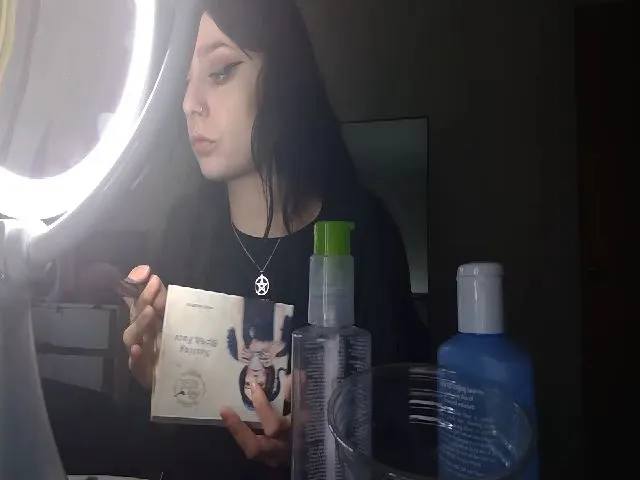 Live sex webcam photo for LilithLucid #256116928