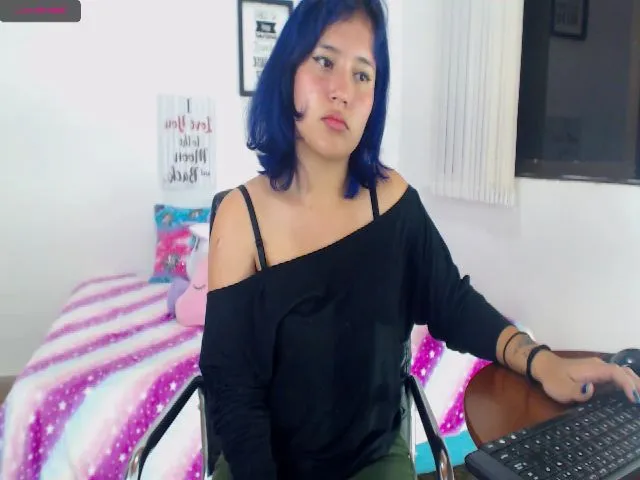 Live sex webcam photo for Emily_2016 #260553675