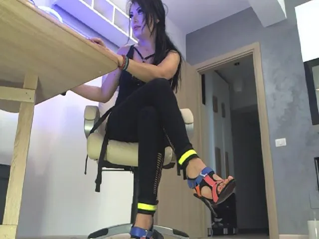 Live sex webcam photo for Kaylee____77 #263721687
