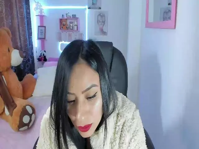 Live sex webcam photo for Paulina2700 #264953778