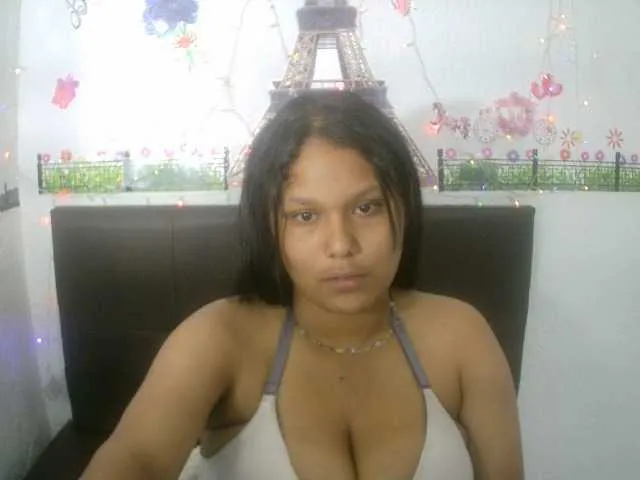 Live sex webcam photo for rebekatitsbig #252590381