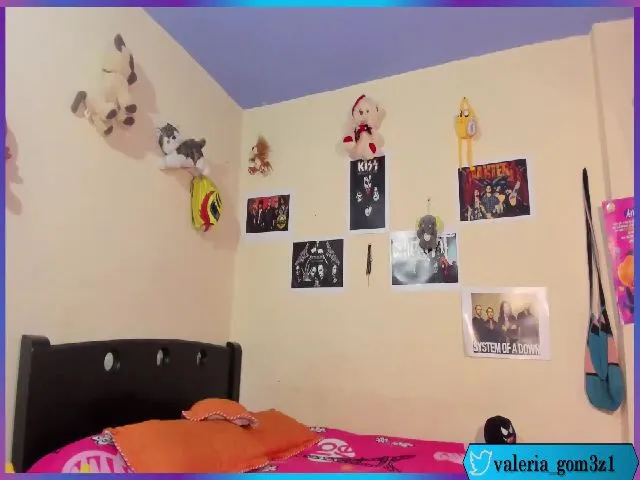 Live sex webcam photo for Hotxgirl088 #253770656