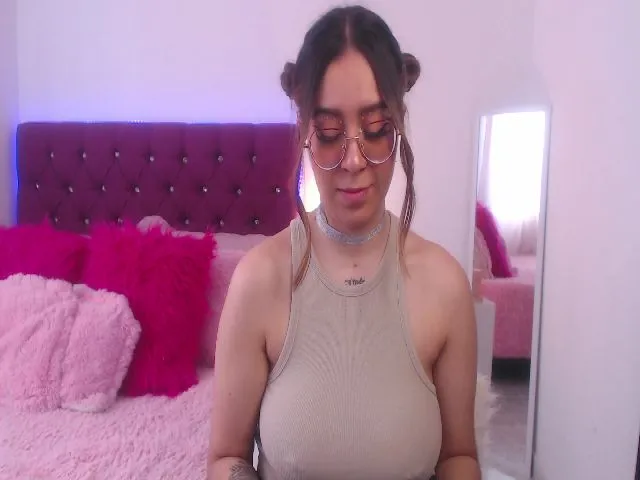 Live sex webcam photo for SamPuckett #263718126