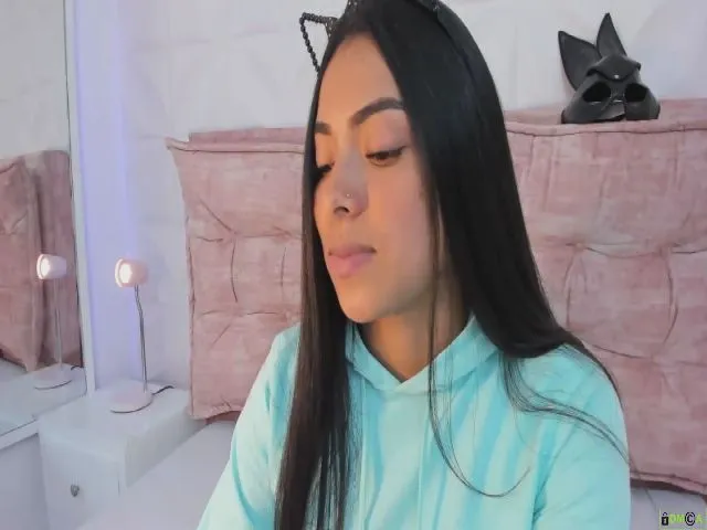 Live sex webcam photo for Kendry_ #259558132