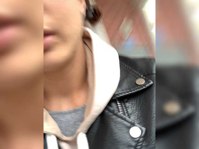 Live sex webcam photo for HannaMils #260621581