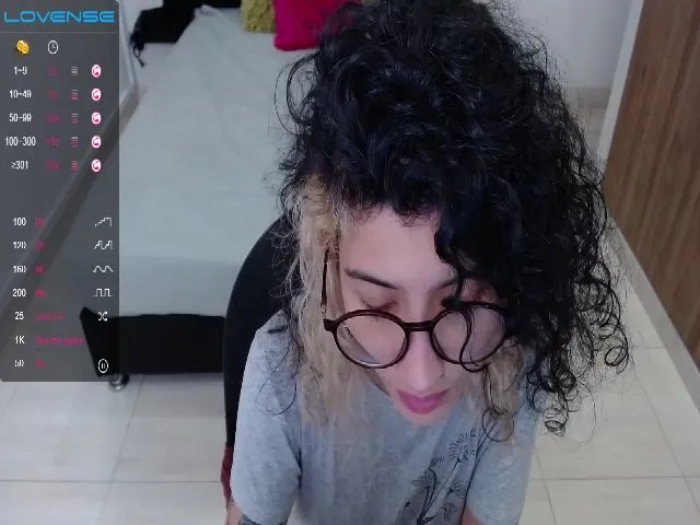 Live sex webcam photo for Myzore #265308042