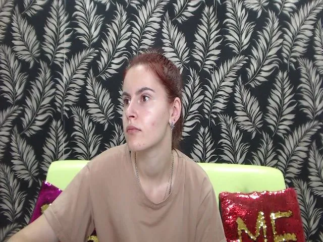 Live sex webcam photo for MollyTravis #261924668