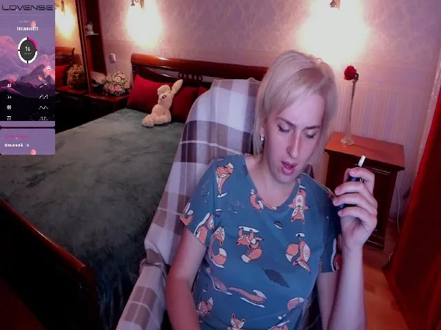 Live sex webcam photo for VictoriaJons5 #252431841