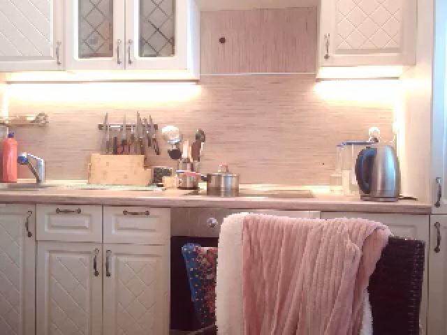 Live sex webcam photo for JaneGrey111 #252725542