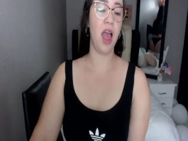 Live sex webcam photo for Pearlwhite0 #256294638
