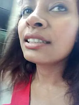 Live sex webcam photo for Gianna-69 #244215961