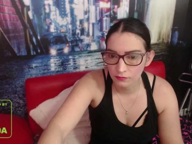 Live sex webcam photo for jeniferblanco #241354223