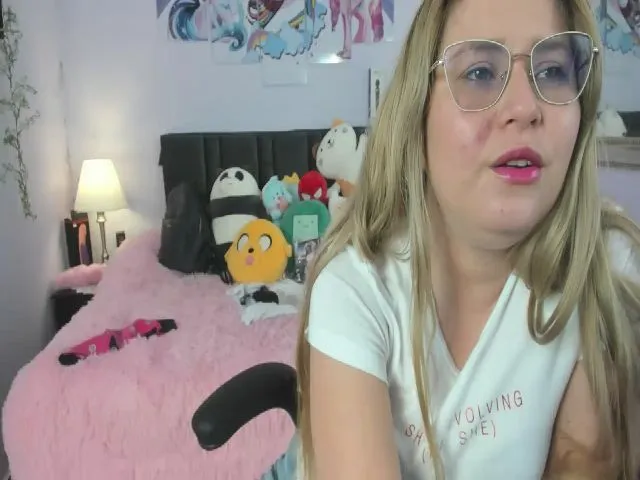Live sex webcam photo for summerr_23 #261581323