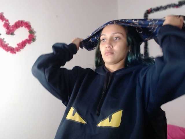 Live sex webcam photo for liachan #244589480