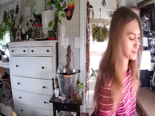 Live sex webcam photo for Sexylexi211 #262248411