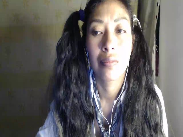 Live sex webcam photo for CHILENITAHOT #257319209