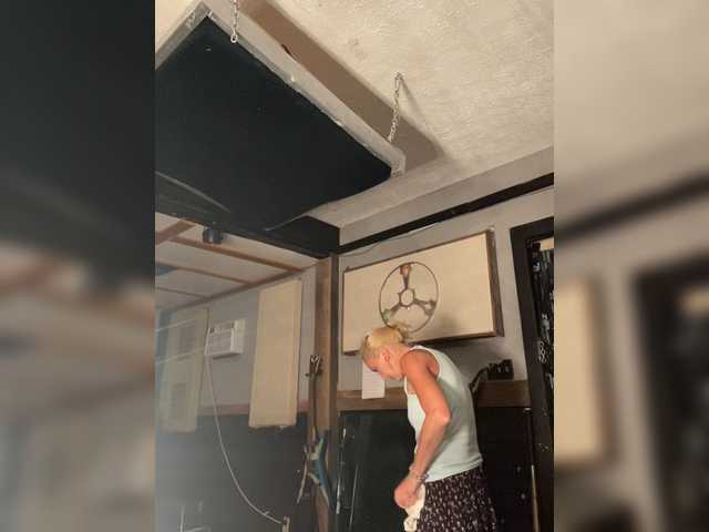 Live sex webcam photo for Esagee #257388617