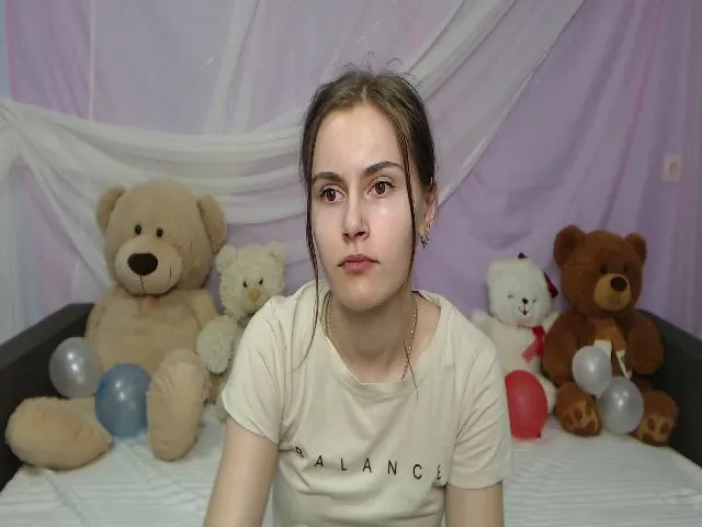 Live sex webcam photo for MollyTravis #254915573