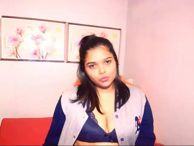 Live sex webcam photo for Indiankimmy #260621099