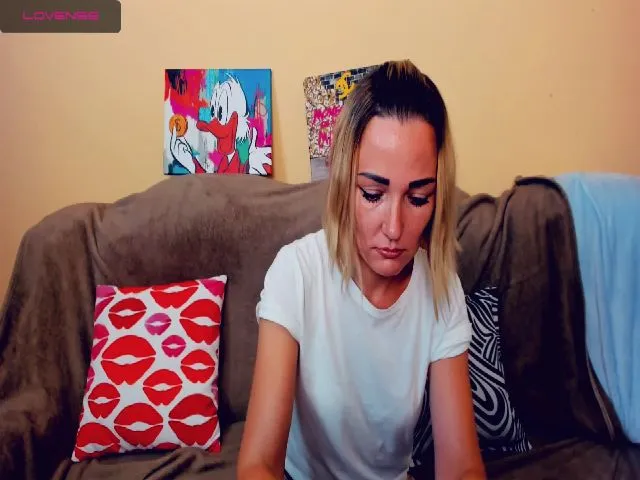 Live sex webcam photo for SecretDream #261232263
