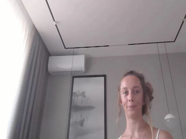 Live sex webcam photo for Innocent_Miss #261502217