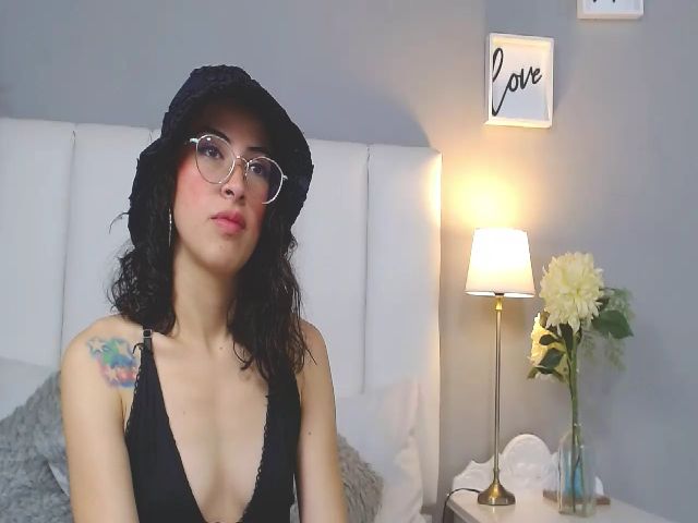 Live sex webcam photo for April_f #262029443