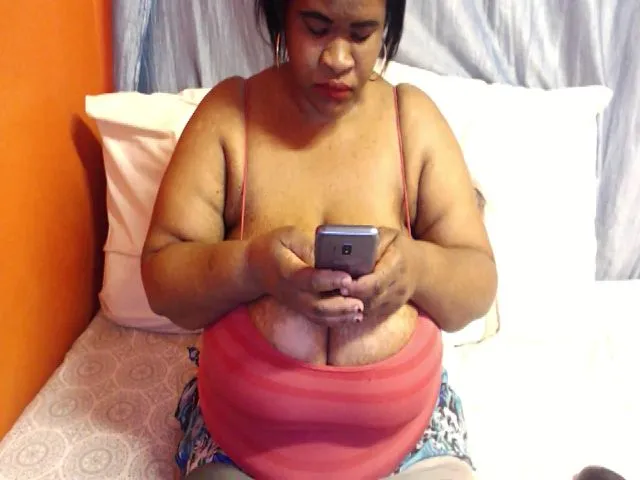 Live sex webcam photo for Sweetnozie #263099483