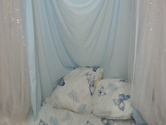 Live sex webcam photo for ImFoxx #253861798