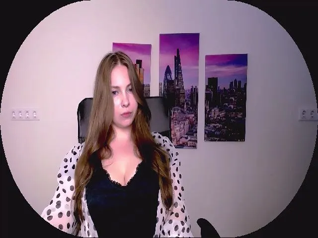 Live sex webcam photo for MollyMey #263271526