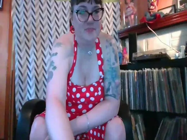 Live sex webcam photo for ThePinUpPunk #260261273