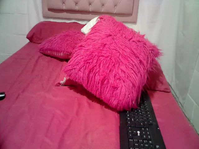 Live sex webcam photo for Dulce_Maaria #252282191