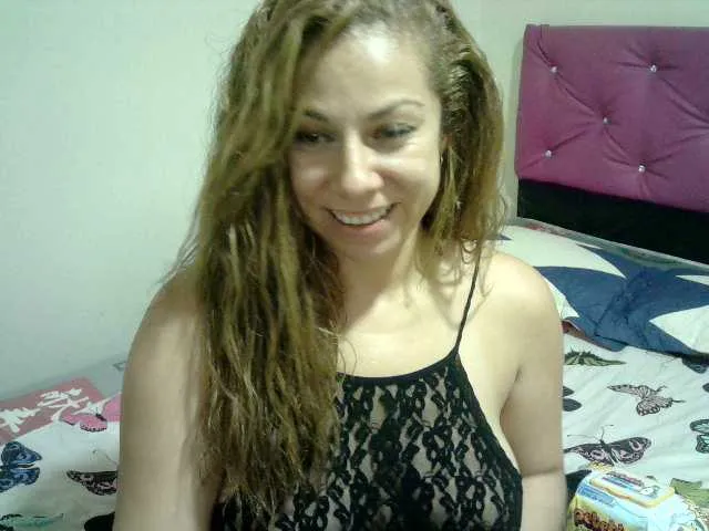 Live sex webcam photo for charlotee3 #240960794