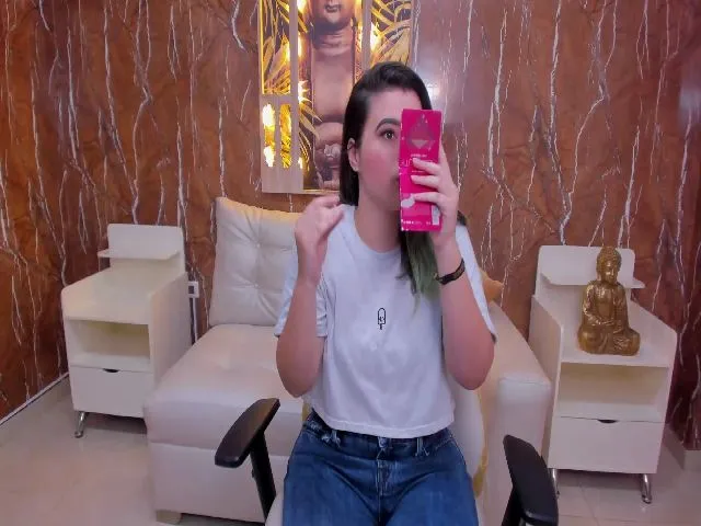 Live sex webcam photo for CurvyBlue #254587216