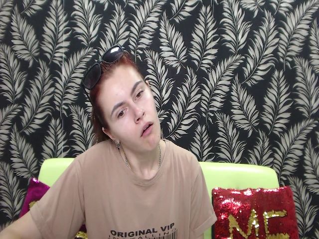 Live sex webcam photo for MollyTravis #261904745