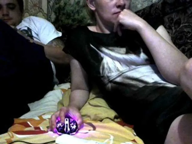 Live sex webcam photo for REPTILIAY #243039072