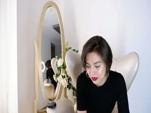 Live sex webcam photo for Anne_boleyn_ #264518103