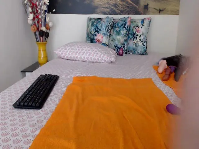 Live sex webcam photo for AikoTailor #287876353