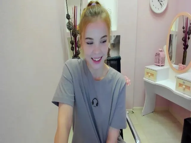Live sex webcam photo for VeronicaRangy #264605499