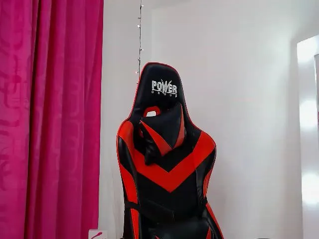 Live sex webcam photo for Kimmy_Vampire #264379535