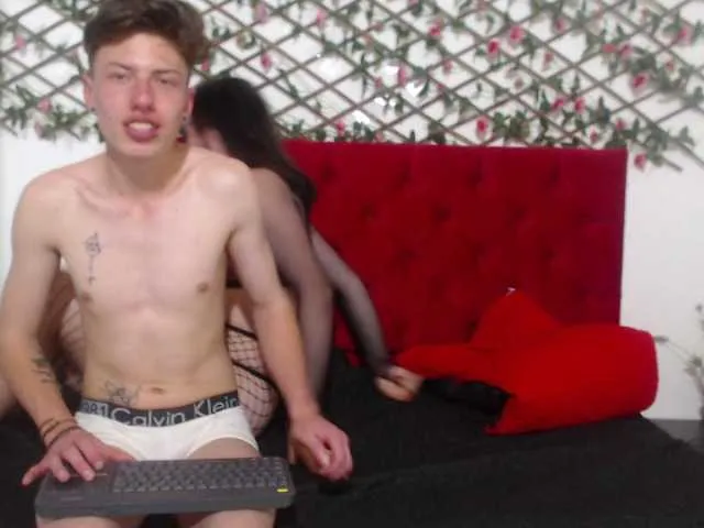 Live sex webcam photo for Rude-n-Cute #250853543