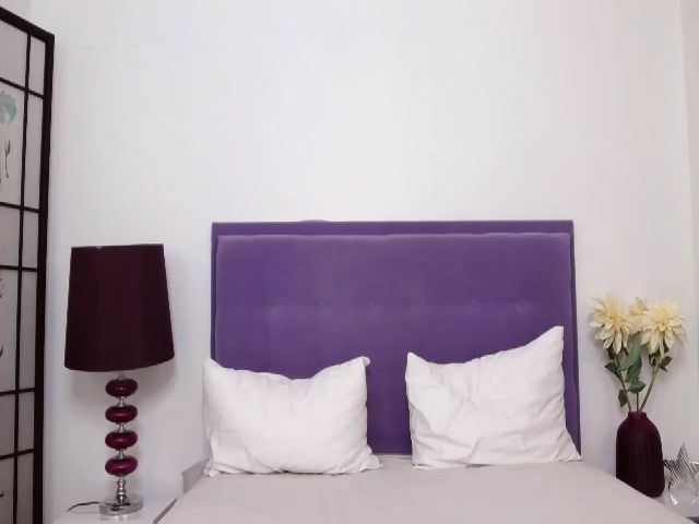 Live sex webcam photo for InnaHottyX #260065208