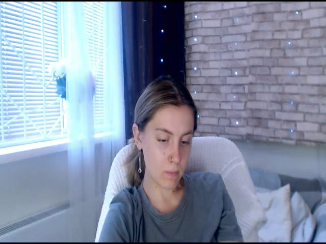 Live sex webcam photo for CumMeaRiver #253647883