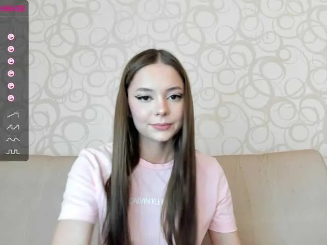 Live sex webcam photo for Roxanne2021 #245199544