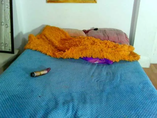 Live sex webcam photo for Chloe-Sweet69 #256549473