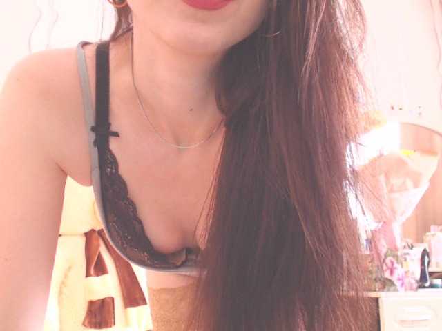 Live sex webcam photo for SexyQueen333 #241019927